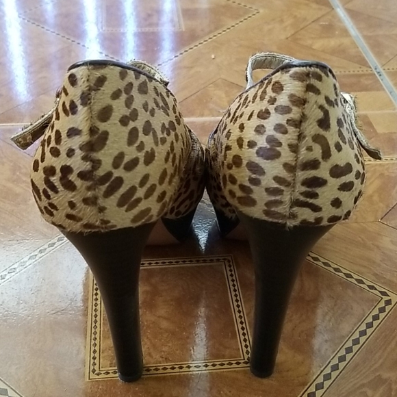 BCBG Cheetah Platform Shoes 7.CLOSEOUT A - Picture 2 of 4